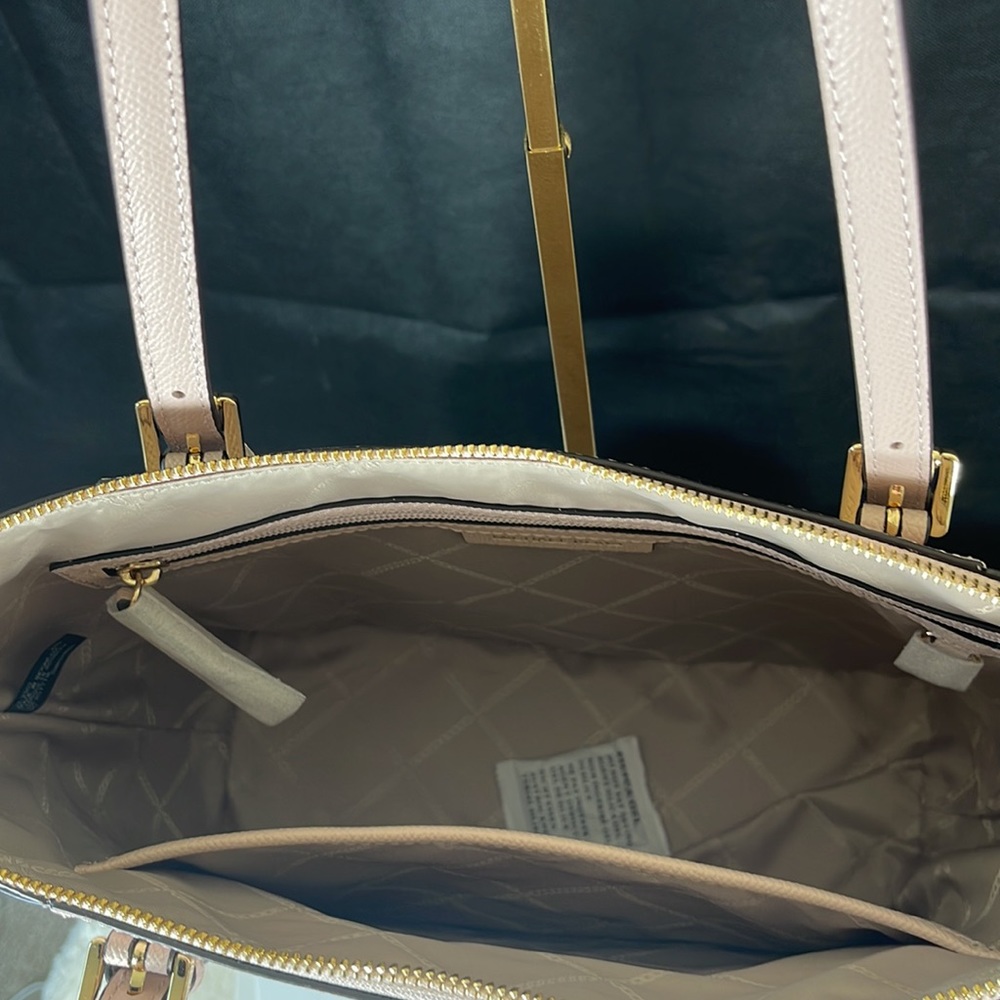 NWT = MICHAEL KORS , Soft Pink Color Handbag. - Picture 5 of 9